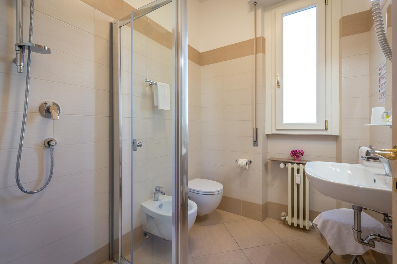 Dolce Luna&parcheggio Privato Bed & Breakfast