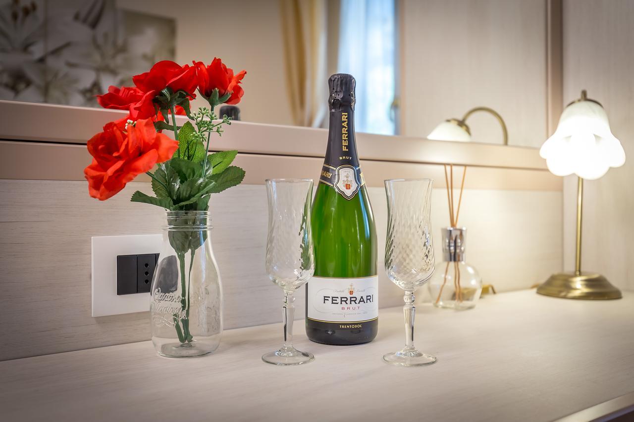 Dolce Luna&parcheggio Privato Bed & Breakfast